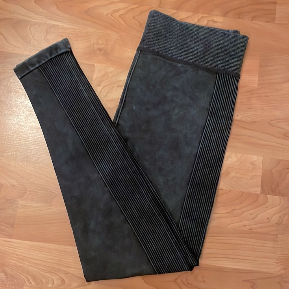 High-Rise Seamless Leggings (from aéropostale)